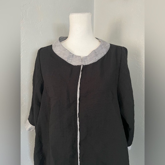 Gump's San Francisco Blue V-neck Blouse Size L - Picture 2 of 9